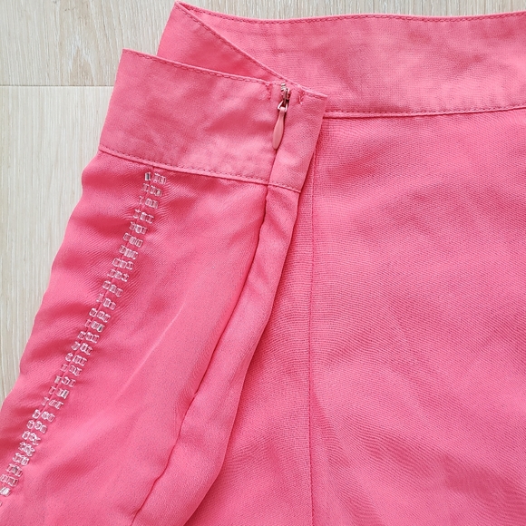 Mmm Shorts - Picture 3 of 7